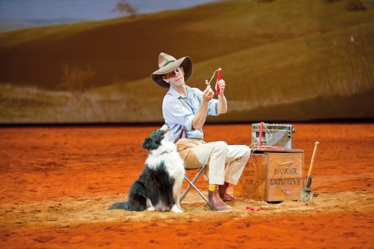 tourist-in-my-town-outback-spectacular